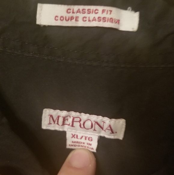 Button down - Picture 2 of 2